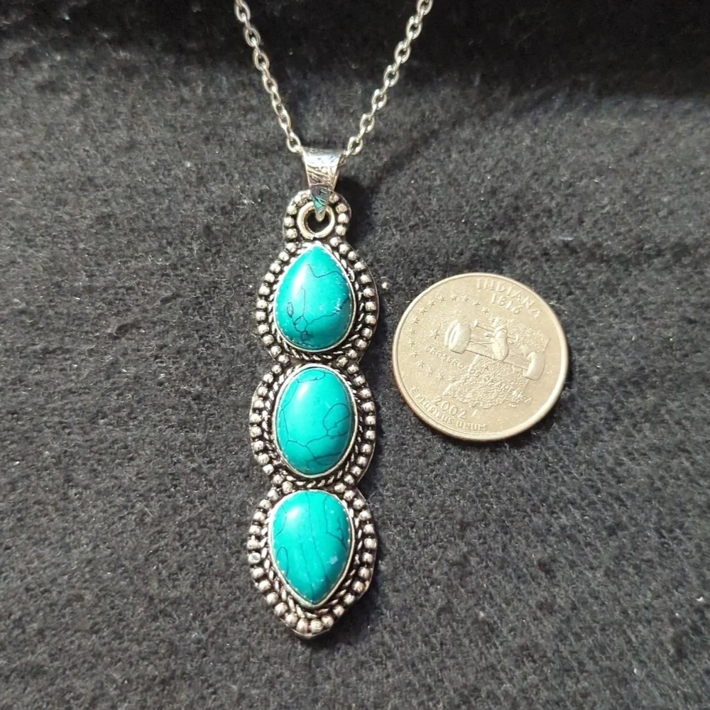 Silver Plated Turquoise Blue Dyed Howlite Gemstone Pendant Statement Necklace